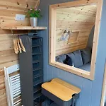 Mowbray & Glamping * South Kilvington