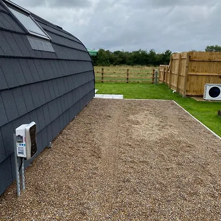 Mowbray & Glamping 营地 South Kilvington