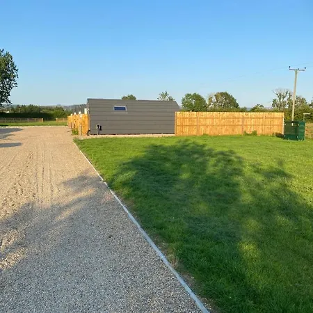 Mowbray & Glamping * South Kilvington